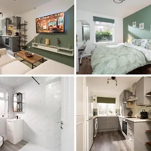 https://city-vibe-haven-modern-2-bed-retreat-high-speed-wifi.belfasthotelsireland.com